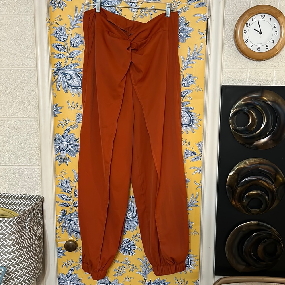 SHEIN XL boho funky harem pants in burnt orange color with side zip